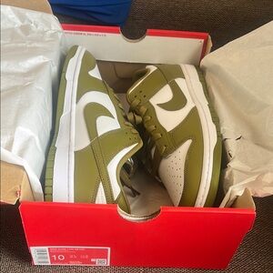 Nike Men's Green and White Sneakers